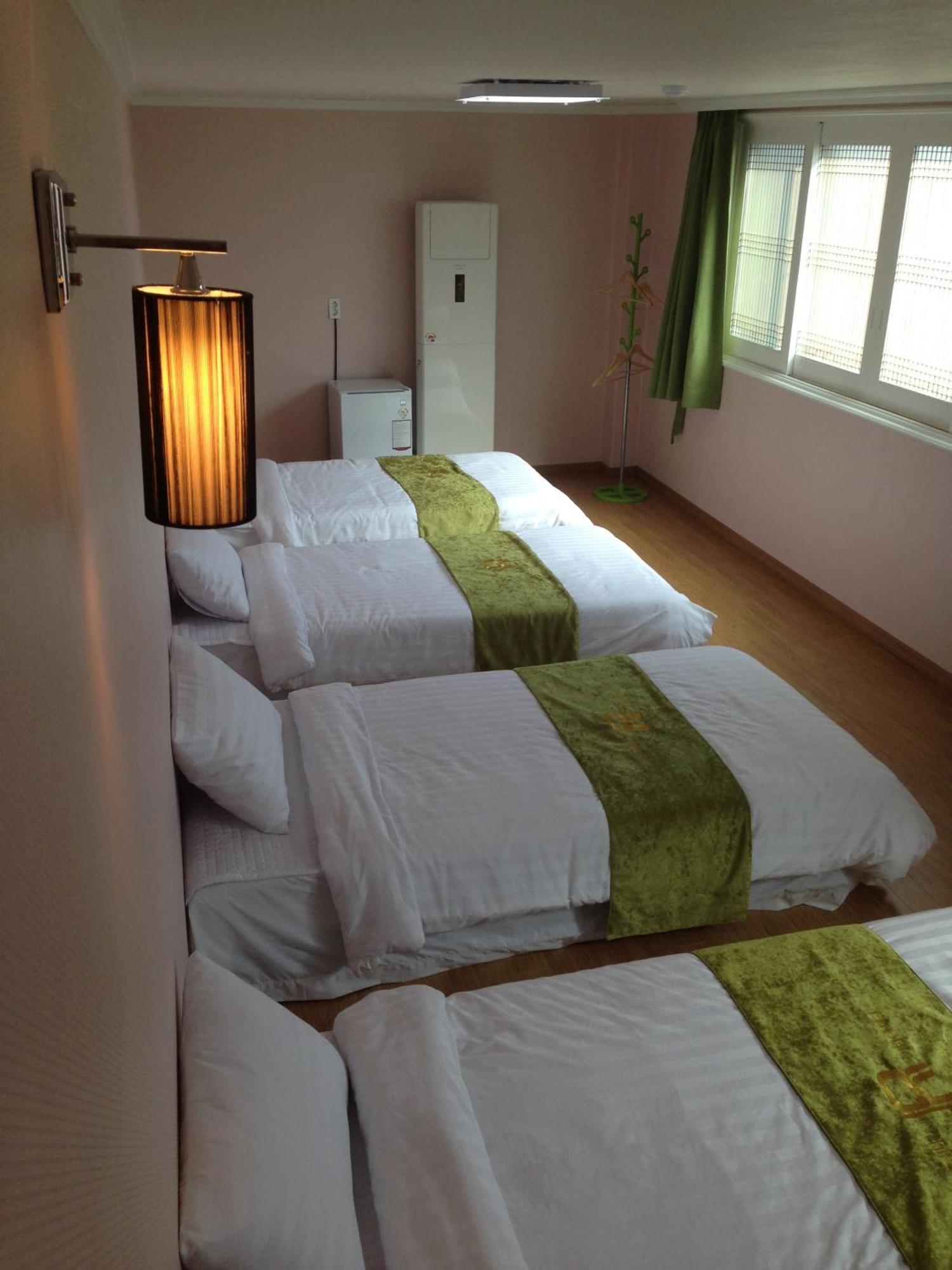 Jeju R Hotel&Guesthouse Extérieur photo