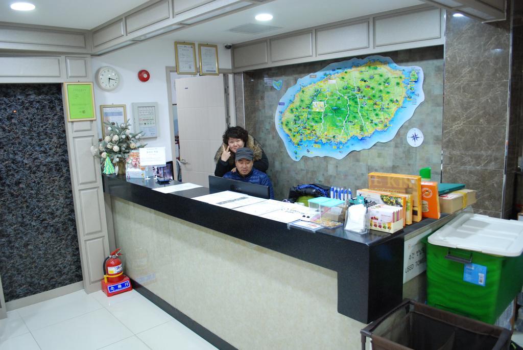 Jeju R Hotel&Guesthouse Extérieur photo