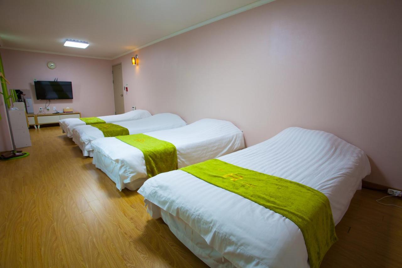 Jeju R Hotel&Guesthouse Extérieur photo