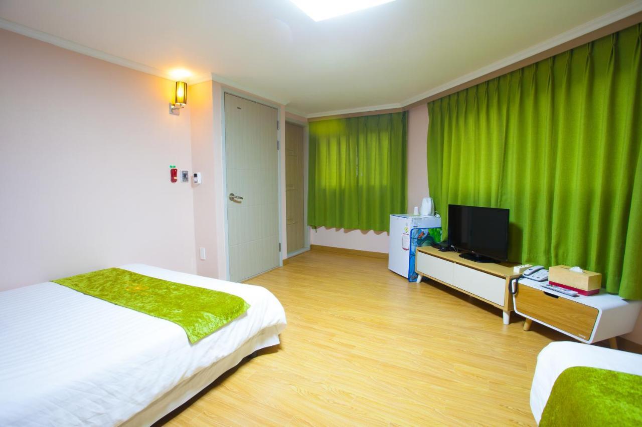 Jeju R Hotel&Guesthouse Extérieur photo