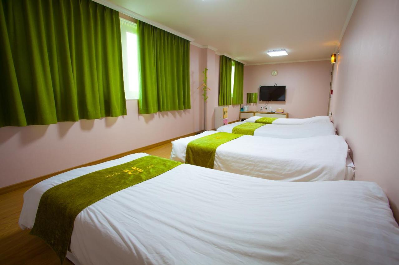 Jeju R Hotel&Guesthouse Chambre photo